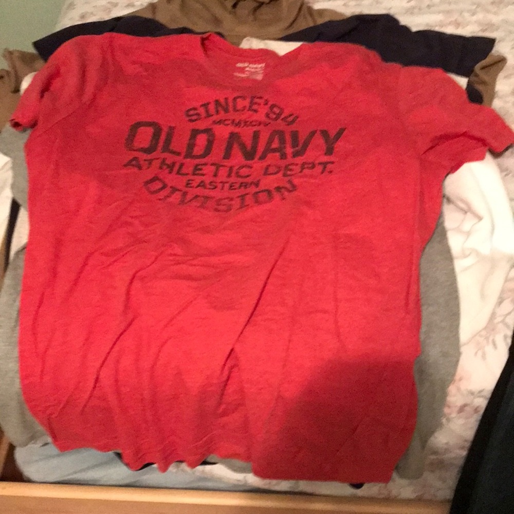 Old Navy t-shirt